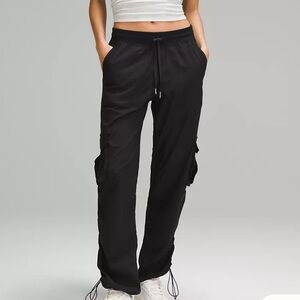 Lululemon womens black Dance Studio Relaxed-Fit Mid-Rise Cargo Pant M
